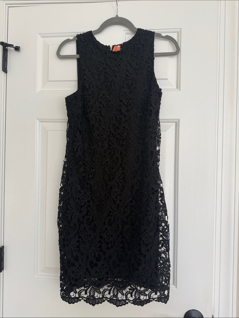Black Lace Sleeveless Sheath Dress, size M